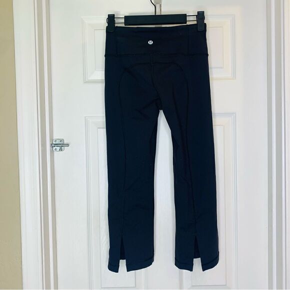 LULULEMON black "Gather and Crow Crop II" pants Size 2 - Picture 6 of 10